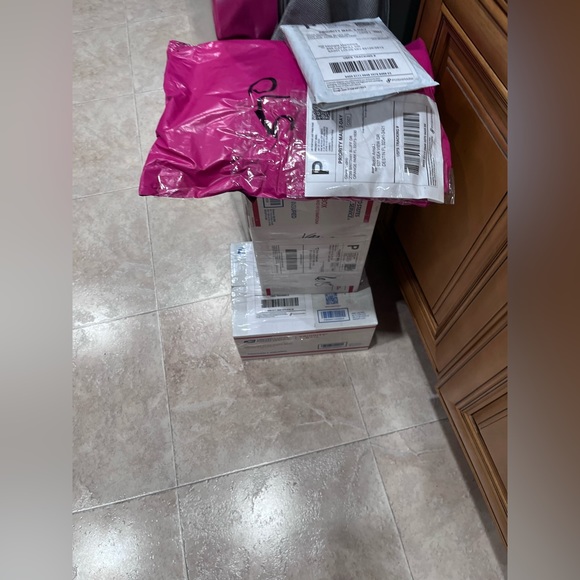 Hi welcome 😁😁 - Picture 3 of 7